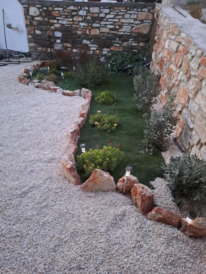 Traditional House Paros Sarakiniko  Bagian luar foto